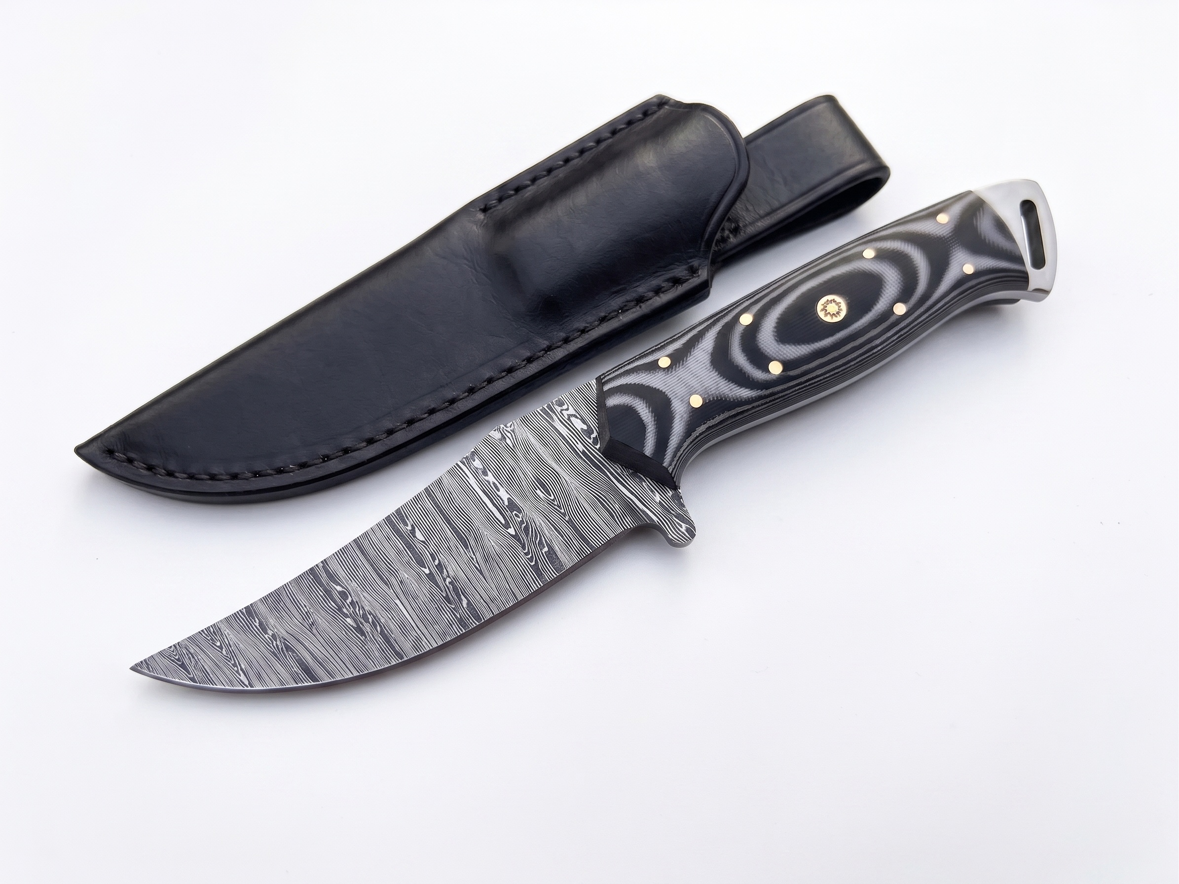Handmade Damascus Pattern Fixed-Blade Knife with Leather Sheath