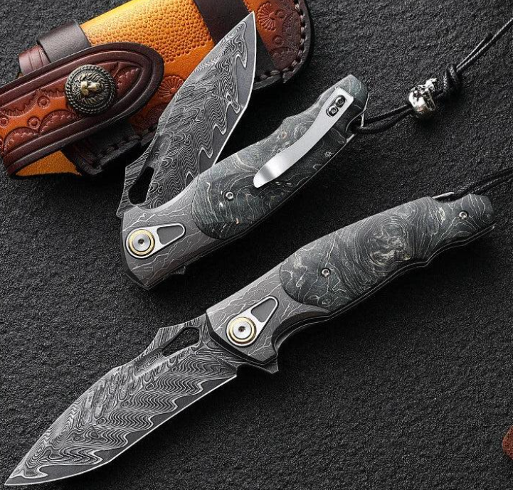 Folding knifes